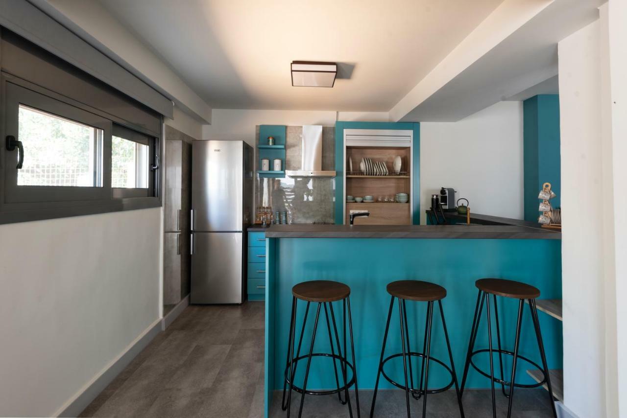 Groundfloor 2Br Apt With Smallyard Near The Heart Of Kalamáta Kültér fotó