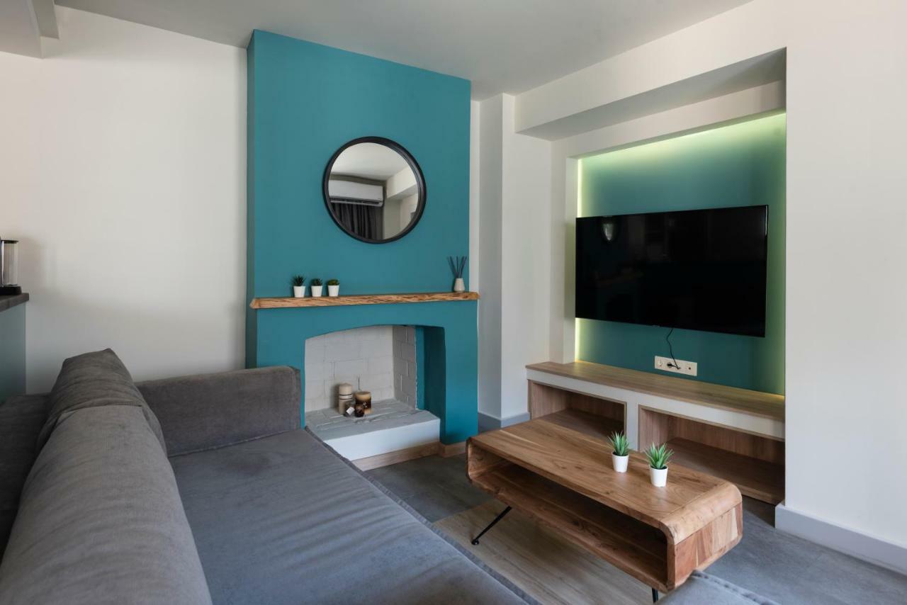 Groundfloor 2Br Apt With Smallyard Near The Heart Of Kalamáta Kültér fotó