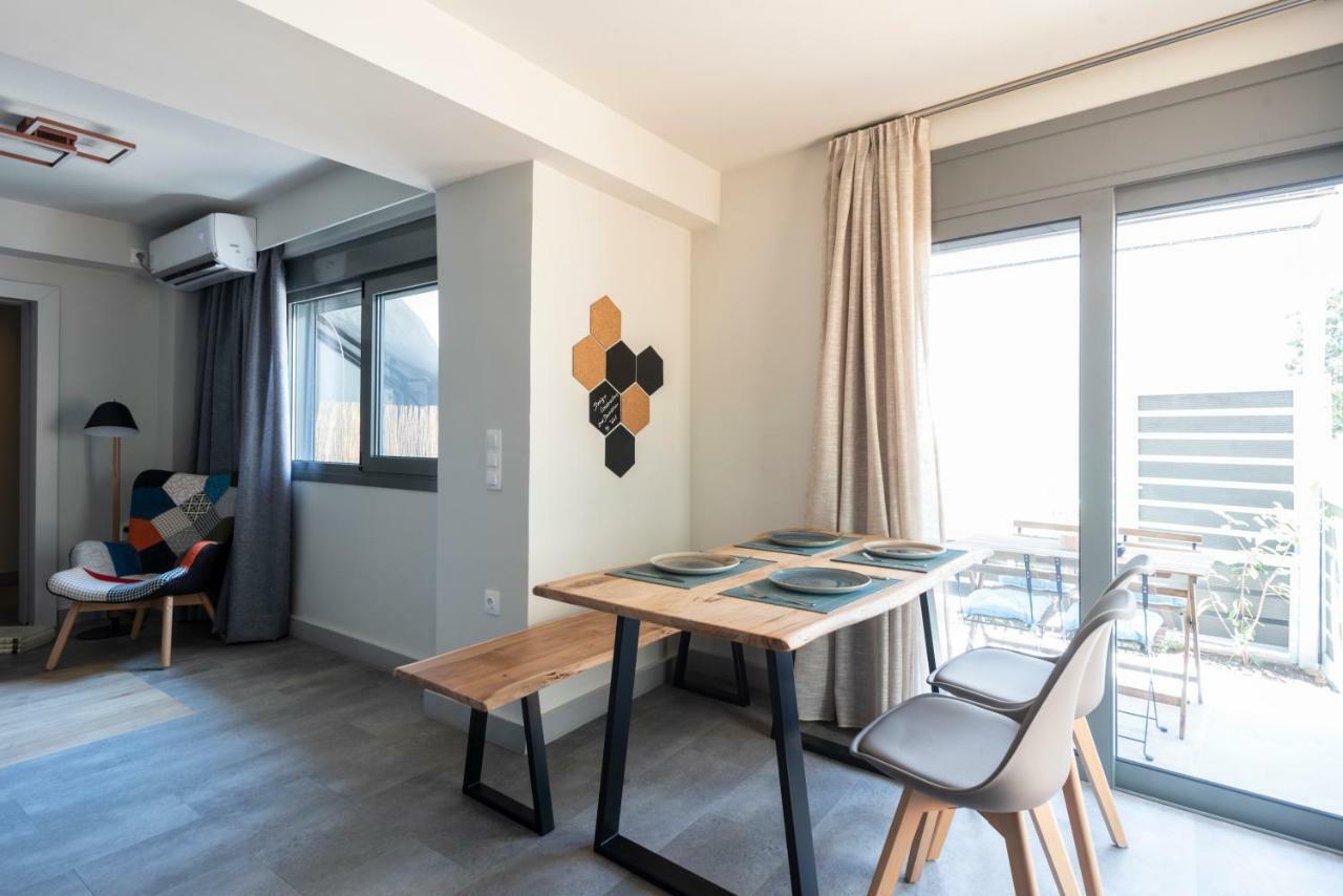 Groundfloor 2Br Apt With Smallyard Near The Heart Of Kalamáta Kültér fotó